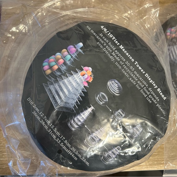 Set of 2 Clear Plastic Macaroon Display stands - Picture 2 of 3